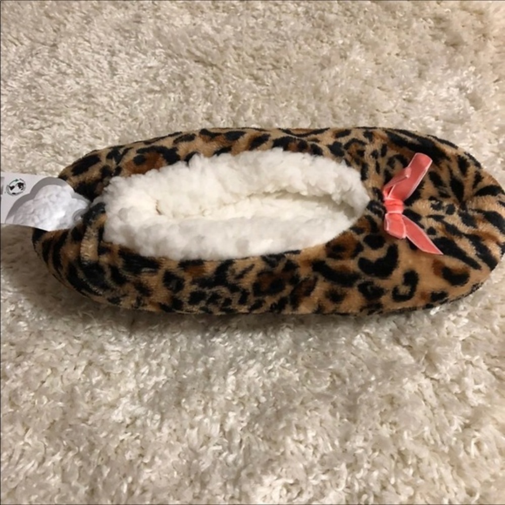 New FB Fuzzy Babba Slipper Socks Animal Print Slip On One Size Fits Most